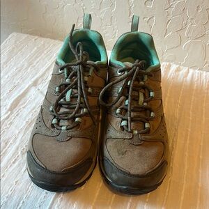 Columbia hiking shoes